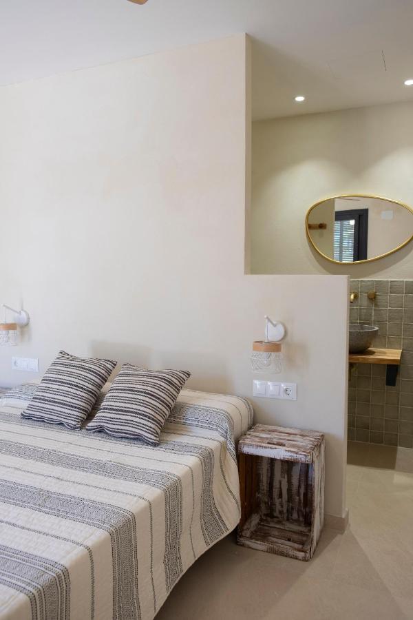 Bed and Breakfast Cala Pipa El Poble Nou del Delta Exterior foto